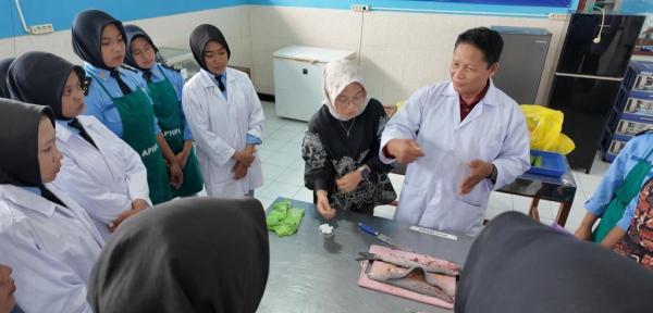 Tingkatkan Kompetensi Siswa, Jurusan APHPi SMKN 1 Temon Hadirkan Guru Tamu Praktisi Industri